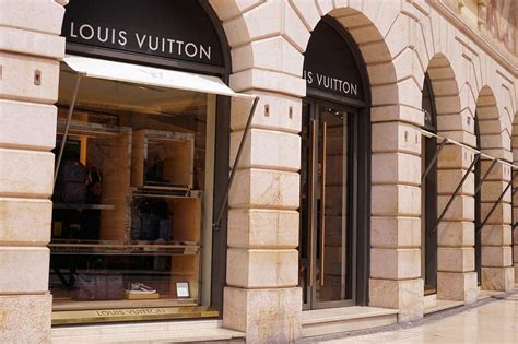 que es louis vuitton|Louis Vuitton spain locations.